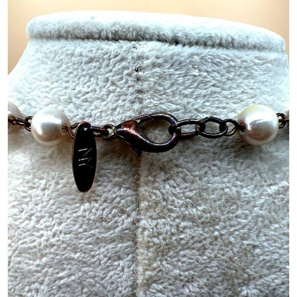 Vintage-Inspired Faux Pearl Necklace With Crystal Accents.  B97 - Picture 8 of 9